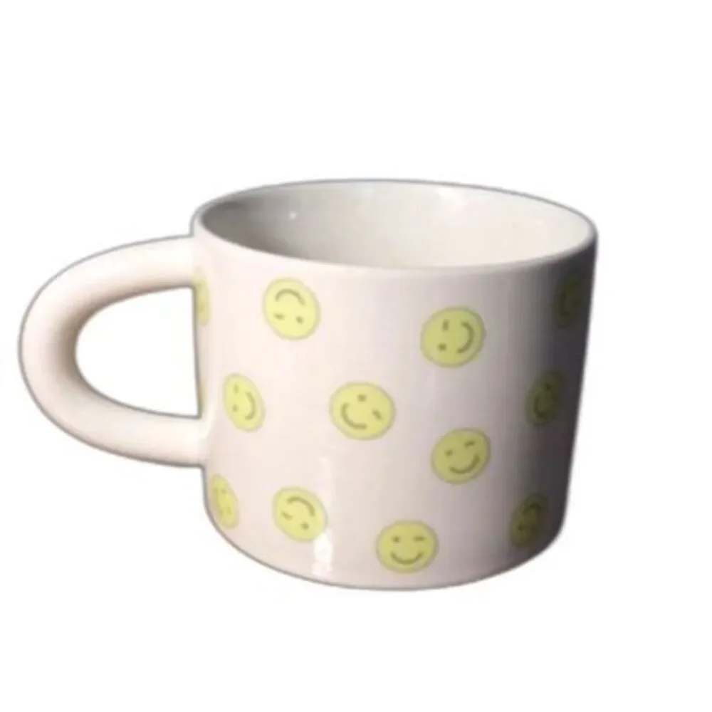 Set of 2 Room Essentials Winky Face Stoneware Mugs NWT